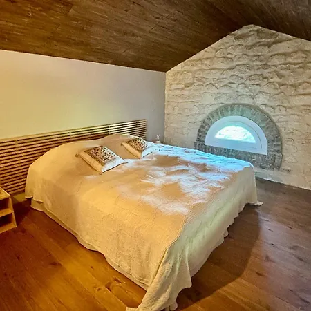 La Cave De Grand Fourques (Gard)