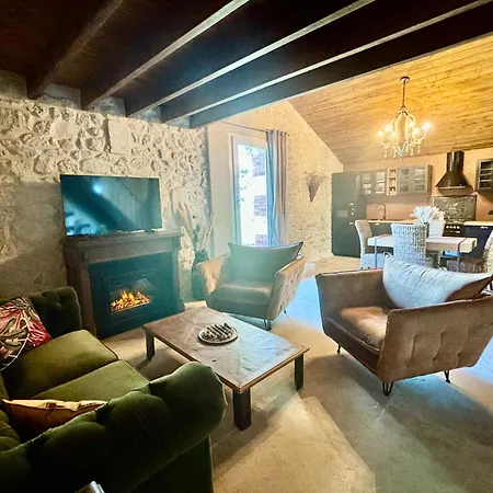 La Cave De Grand Tatil Evi Fourques (Gard)